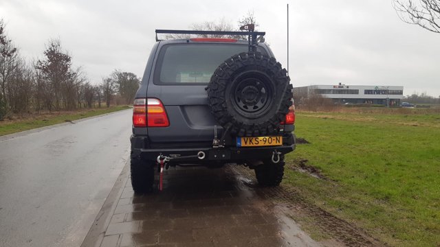 Land Cruiser 100 expedition build